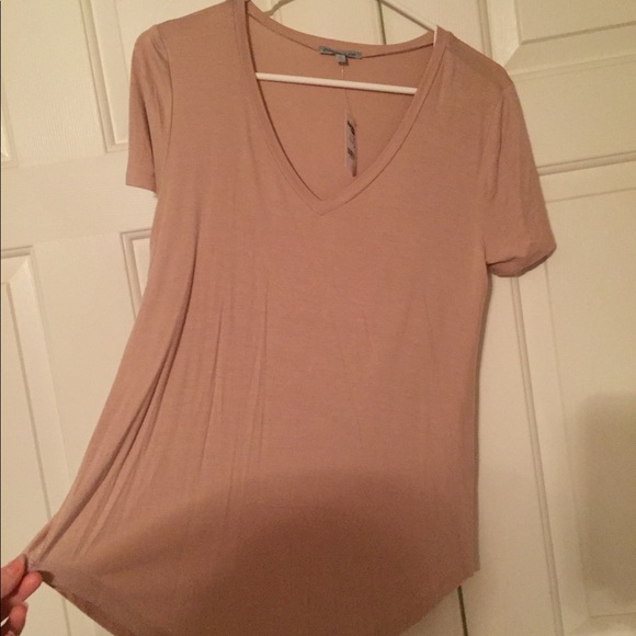 Small Charlotte Russe T-shirt - Picture 2 of 4